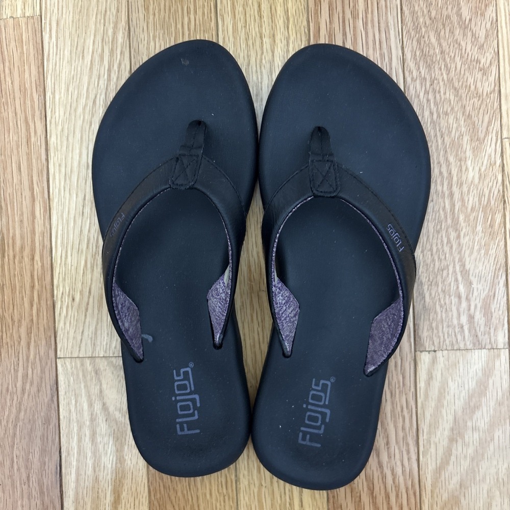 Women's FloJos Memory Flip Flop Sandals Black - Size 8?